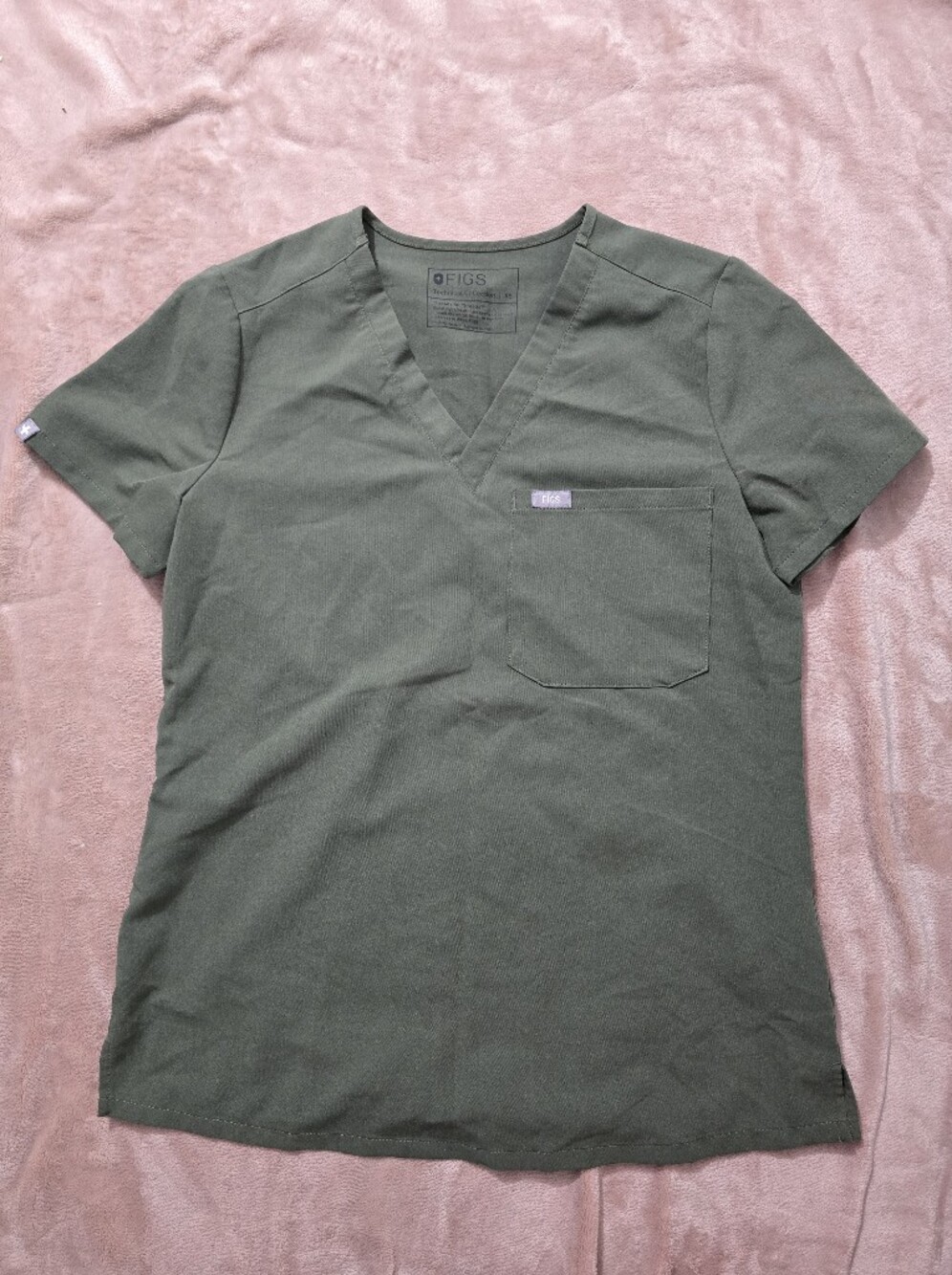 FIGS Catarina one pocket top dark olive
